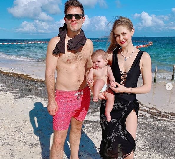 "Ahí 
<b><a href="https://www.univision.com/famosos/este-es-el-problema-al-que-se-enfrento-ingrid-martz-tras-el-nacimiento-de-su-bebe-fotos" target="_blank">conocí realmente por primera vez el miedo</a></b>", dijo durante una visita que hizo al show 
<b><a href="https://m.youtube.com/watch?v=k30Z09ZZU7k" target="_blank">'Montse & Joe'</a></b> que conducen Montserrat Oliver y Yolanda Andrade.