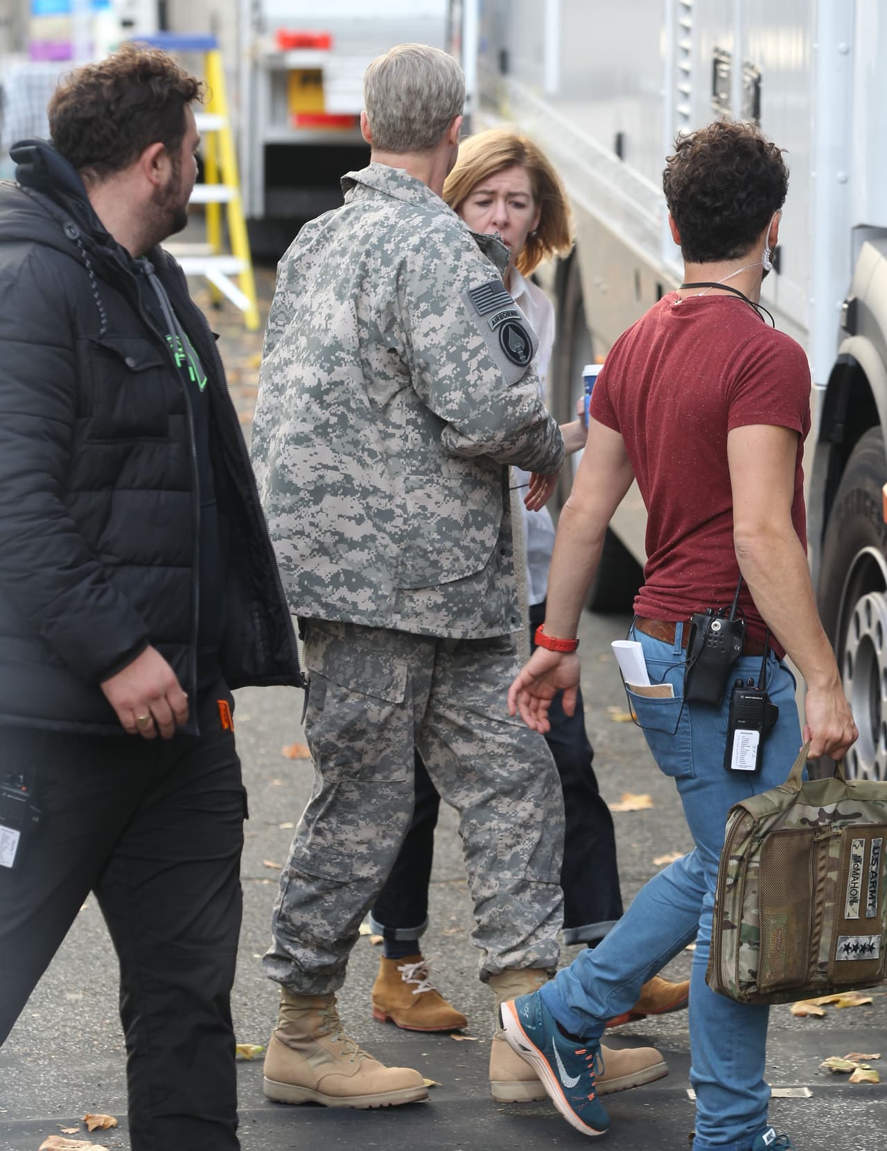Brad con su look militar.