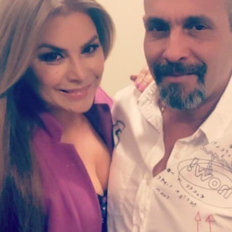 “Las situaciones que existan en un matrimonio se arreglan si los dos quieren, porque ninguno es perfecto y siempre van a haber problemas, pero sino existe la voluntad de resolver esos problemas no los vas a resolver. Por eso hay tantos divorcios”, estimó.