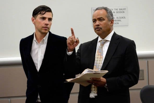 De llegar a efectuarse una petición de Pitt, el ruso deberá asistir nuevamente a corte.