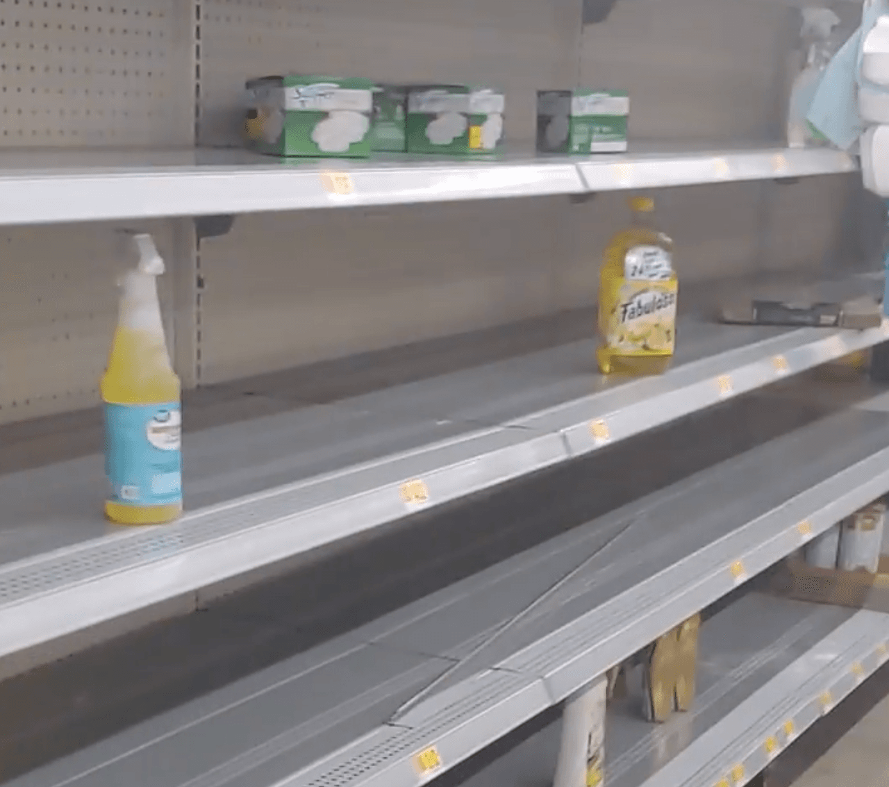 Elizabeth Ayala nos muestra la foto de un Walmart en Nueva Jersey.