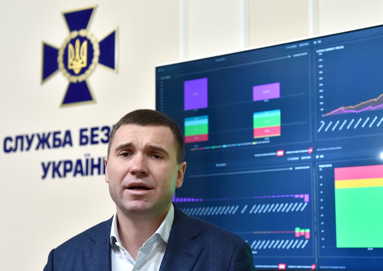 <h2 class="cms-H2-H2">12. Ucrania</h2>
<br>
<br>💻 
<b>Puntuación según el índice del informe: </b>13.5
<br>
<br>💻 
<b>Mayor objetivo cibernético:</b> defensa. 
<br>
<br>💻 
<b>Menor objetivo cibernético: </b>Inteligencia, ataques/hackeos. 
<br>
<br>💻
<b> Porcentaje de la población que usa Internet: </b>75.0%
<br>
<br>💻 
<b>Población (2021): </b>43.8 millones.
<br>