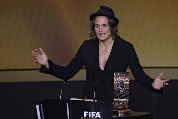 NADINE ANGERER (GER) | La portera titular de la selección alemana juega con las Portland Thorns. Ha ganado dos Mundiales, cinco Eurocopas y dos Bundesligas. En 2013 obtuvo el Ballon d'Or de la FIFA.