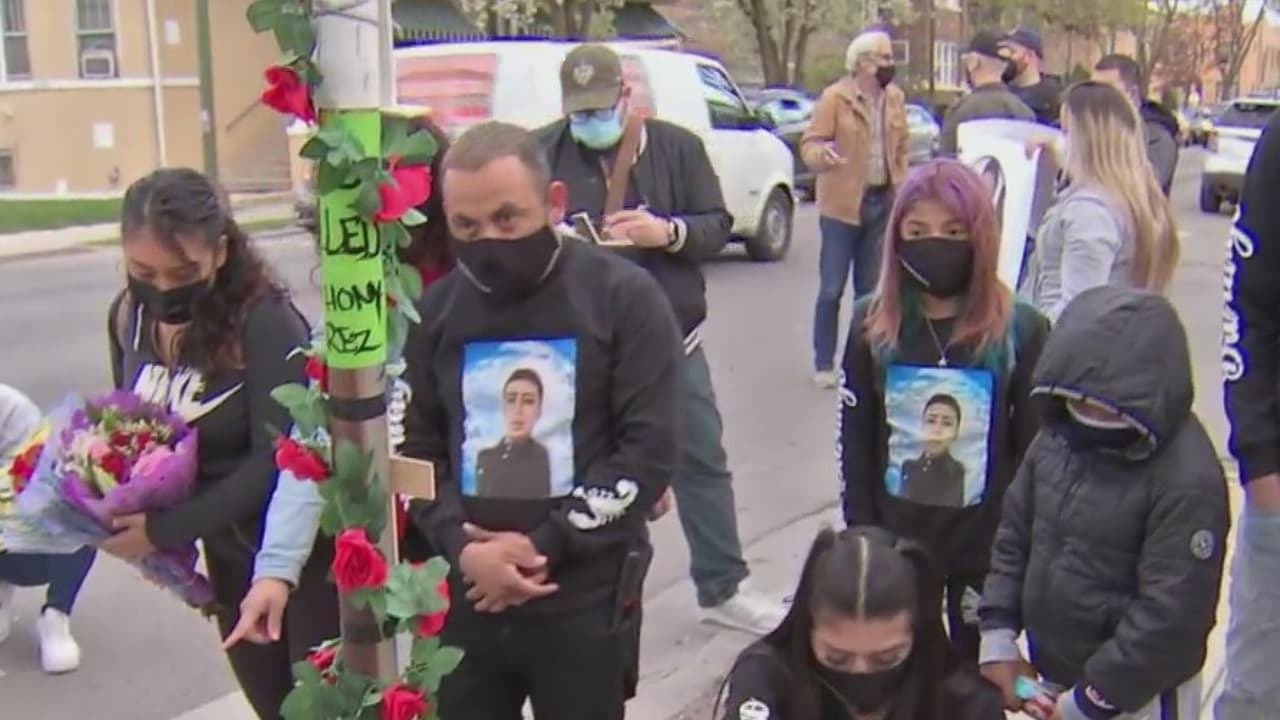 Los 
<b><a href="https://www.univision.com/local/chicago-wgbo/realizan-vigilia-para-exigir-justicia-en-el-caso-de-anthony-alvarez-quien-murio-a-manos-de-la-policia-de-chicago-video">familiares y miembros de la comunidad ejecutaron una vigilia para Álvarez</a></b>. El evento se llevó a cabo en el lugar donde Álvarez perdió la vida Los familiares anunciaron que el 1 de mayo se llevará a cabo una movilización en homenaje al fallecido.