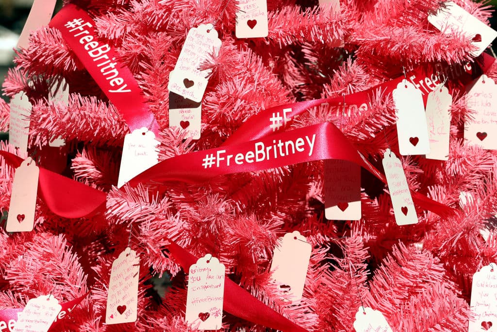 "¡¡¡Amo tanto a mis fans, es una locura !!!" Spears escribió. "¡¡¡Creo que voy a llorar el resto del día !!!! El mejor día de mi vida ...", compartió la cantante.