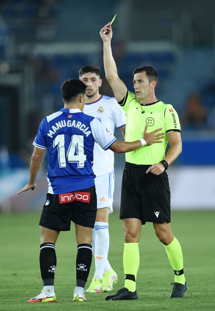 Real Madrid debuta con victoria sobre el Alavés en esta temporada de LaLiga. Con doblete de Karim Benzemá, gol de Nacho Fernández y Vinicius Junior, el club merengue suma sus tres primeros puntos en la tabla. Gareth Bale está de regreso.