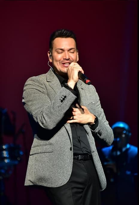 <span class="cms-h3-H3"><b>Víctor Manuelle.</b></span> Nominación: Artista Del Año Tropical.