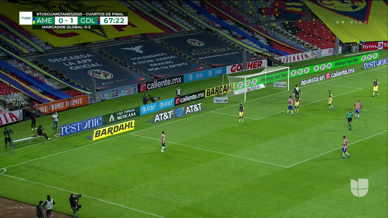 ¡TIRO ATAJADO! disparo por Carlos Antuna.