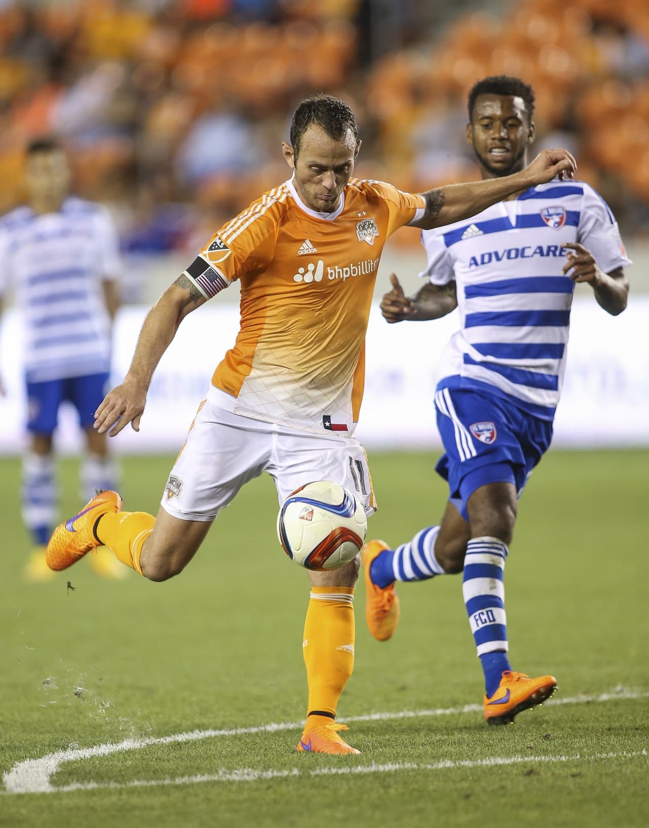 Brad Davies - Houston Dynamo. Es el emblema del equipo Naranja y ostenta el récord histórico de partidos jugados, partidos iniciados y asistencias entregadas. Desde 2006 sirviendo en Houston.