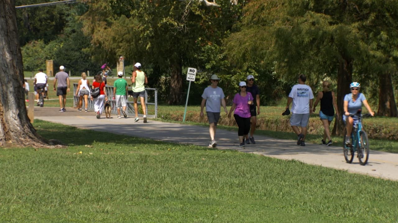 Sin embargo, las autoridades locales hicieron un llamado a la comunidad de no bajar la guardia y tomar precauciones para evitar un repunte de contagios por coronavirus.