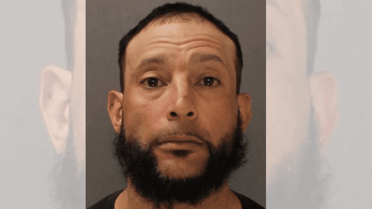 Arrestan a presunto depredador de menores escondido en la cama de un niño en Pensilvania