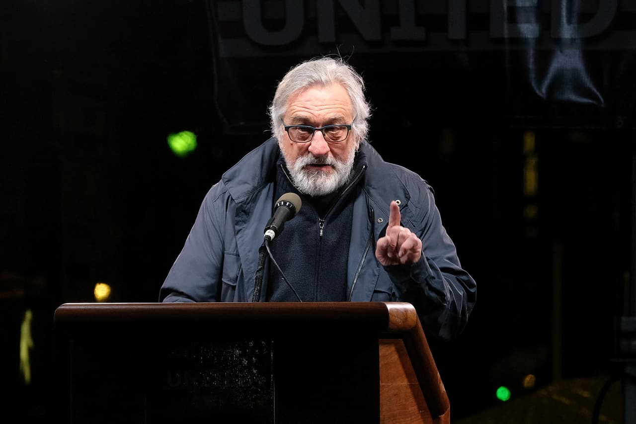 El actor tiene en total cinco hijos biológicos y uno más que fue adoptado durante su matrimonio con Diahnne Abbot.