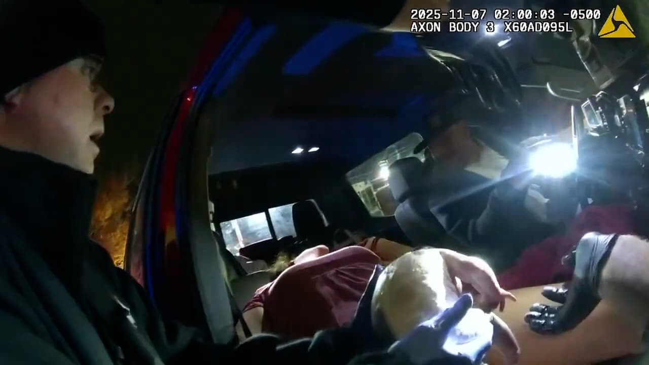 Este policía asistió un parto tras detener a un hombre que llevaba a su esposa a dar a luz