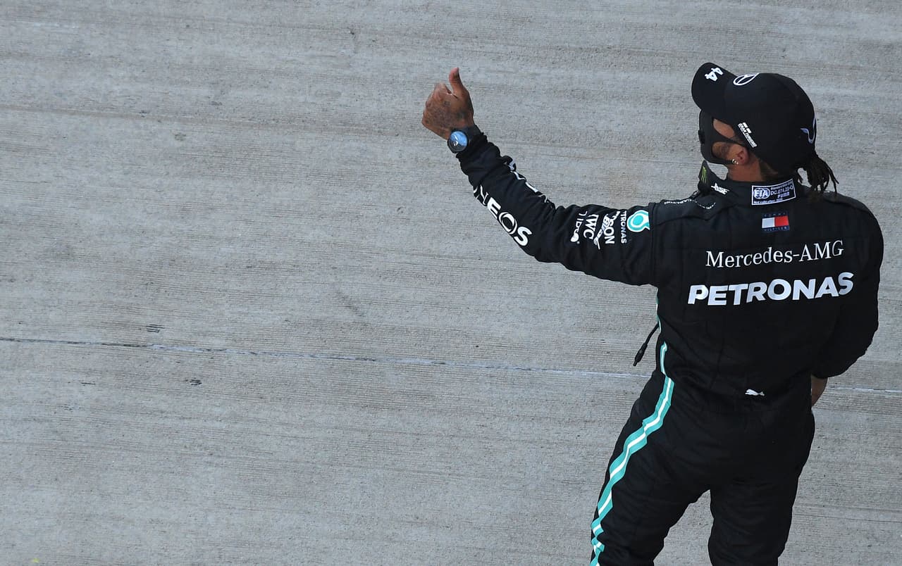 Verstappen y Bottas saldrán en la segunda y tercera posición, respectivamente. Ricciardo, Sainz, Ocon, Norris, Gasly y Albon, completan los primeros 10; Stroll arrancará en 13.