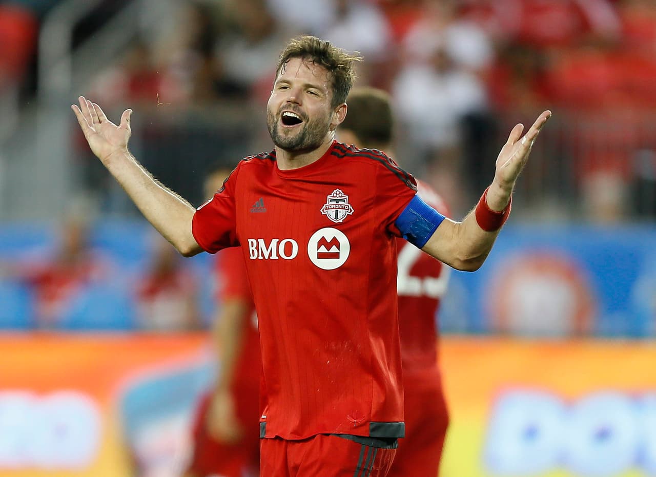 DREW MOOR (DEF) | Jugó dos partidos en esta jornada y alcanzó el porcentaje de pases completos más alto en la fecha, con 86%.