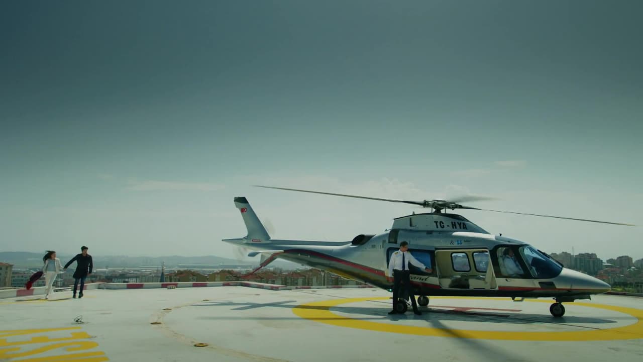 Esa prueba de amor de Kemal a Nihan tuvo como aliado a este helicóptero, en el cual la pareja de enamorados escapó.