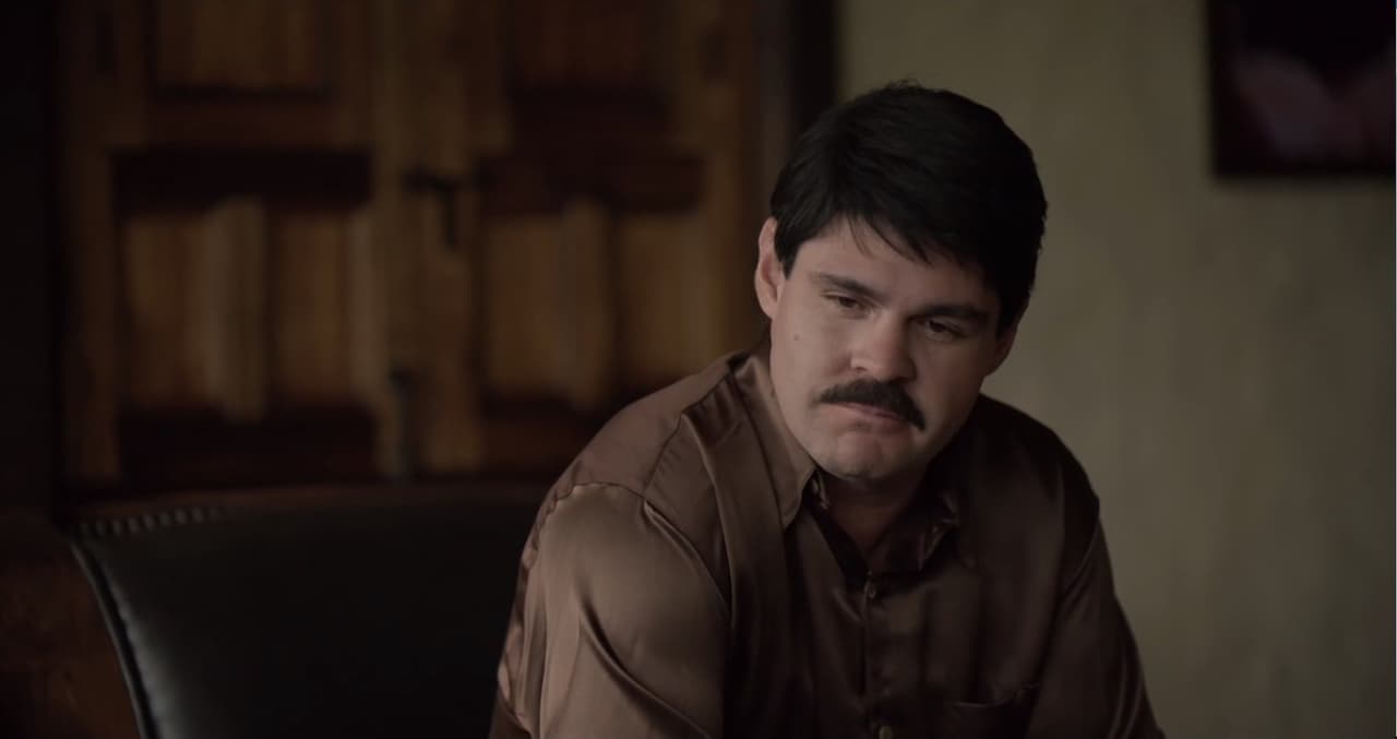 La desconfianza de ‘El Chapo’ por las acciones de Arturo creció aún más. “Este… ya se creyó el salvador de todos. Se está queriendo salir del redil”, le advirtió a Ismael para que estuvieran aún más alertas.