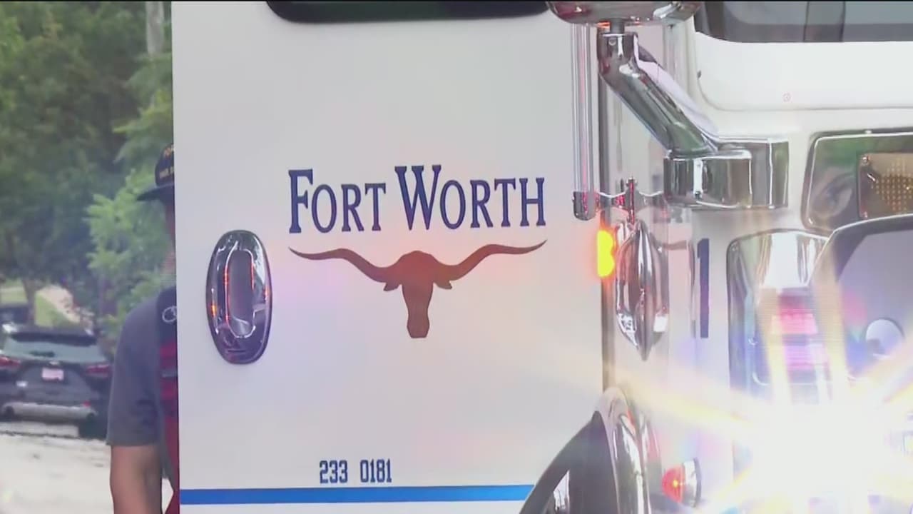 Una persona muere tras incendio en una casa en Fort Worth: "No pudieron sacar a mi hermano"