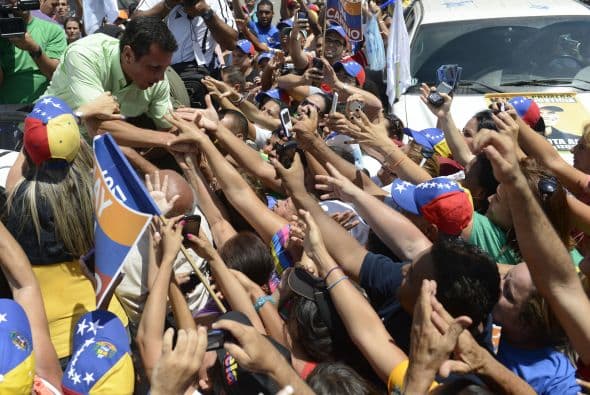 "Yo soy un fanático de los deportes, me gusta mucho practicarlos y verlos", dice Capriles, quien explica que trató de ver "algo" de los Juegos Olímpicos de Londres en el "tiempito" libre de la campaña.