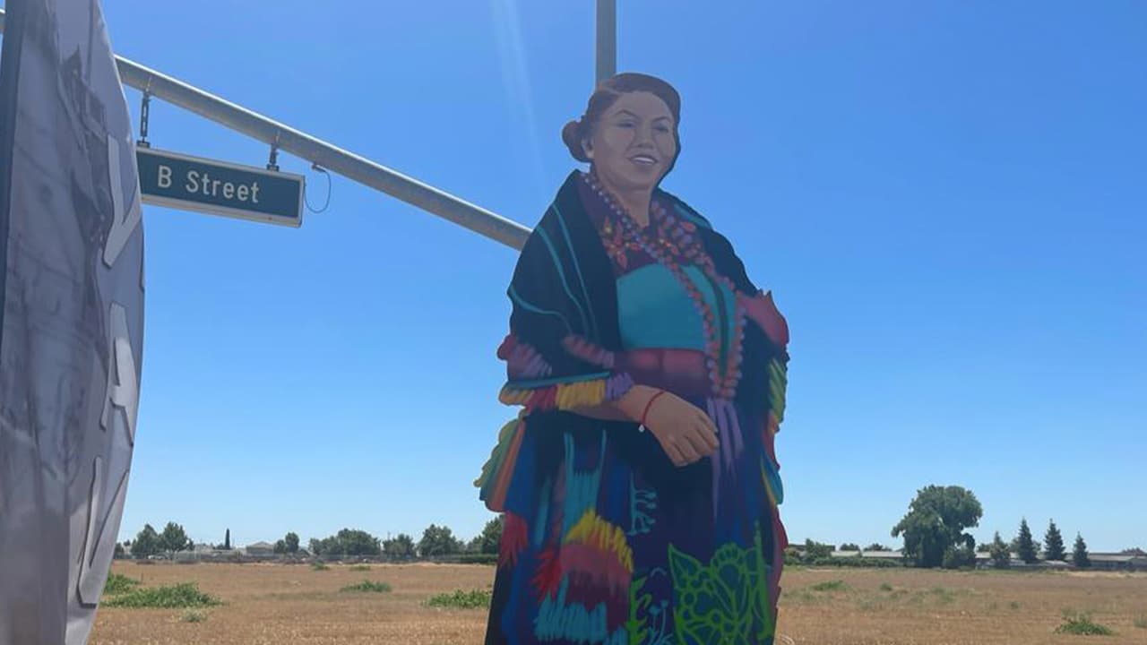 La madre de Joel representa la lucha y esfuerzo de los latinos.