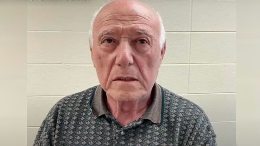 Otro caso de intolerancia: hombre mata a su vecino por hacer música con una hoja de árbol