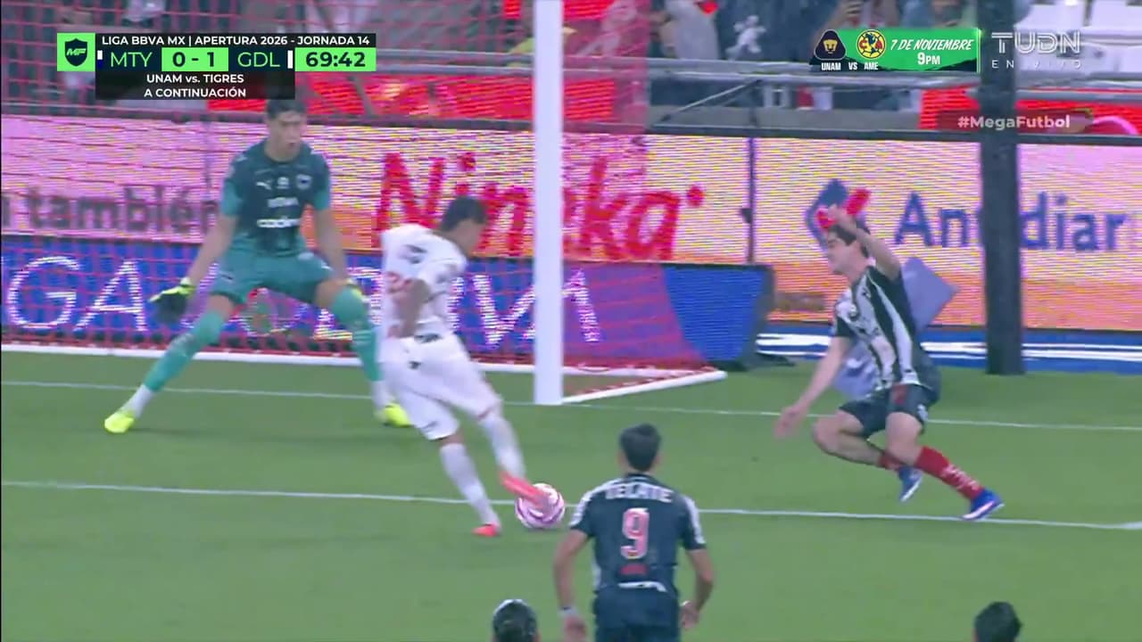 ¡No puede ser! Chivas tuvo dos oportunidades seguidas pero terminaron reventando el travesaño