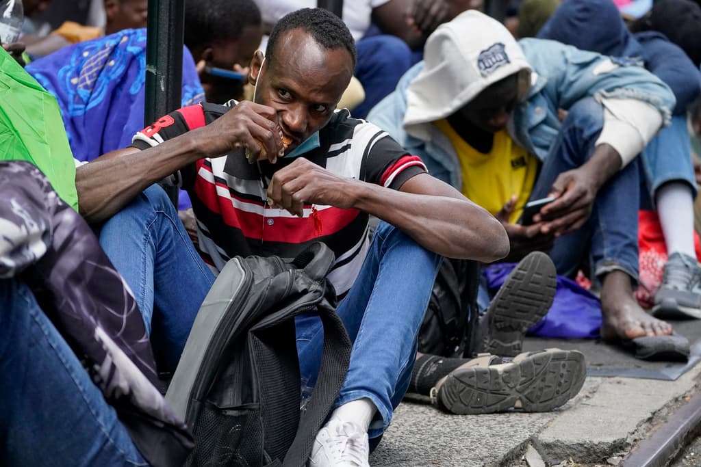 Ciudad de Nueva York busca fondos federales ante crisis migratoria