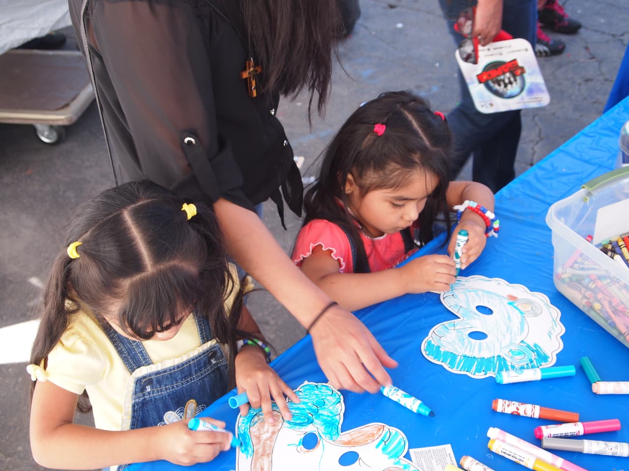 Entre música de mariachi, antojitos tradicionales y mucha diversión decenas de personas se dieron cita en Plaza Fiesta para festejar “El Grito”. El evento se engalanó con la presencia de Conjunto atardecer, la Sonora Dinamita y el elenco de Univision 34 Atlanta.