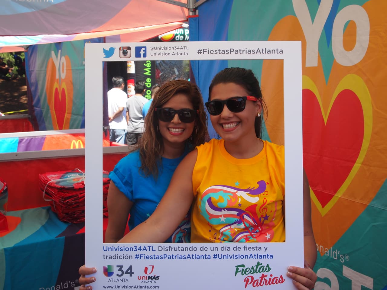 Entre música de mariachi, antojitos tradicionales y mucha diversión decenas de personas se dieron cita en Plaza Fiesta para festejar “El Grito”. El evento se engalanó con la presencia de Conjunto atardecer, la Sonora Dinamita y el elenco de Univision 34 Atlanta.