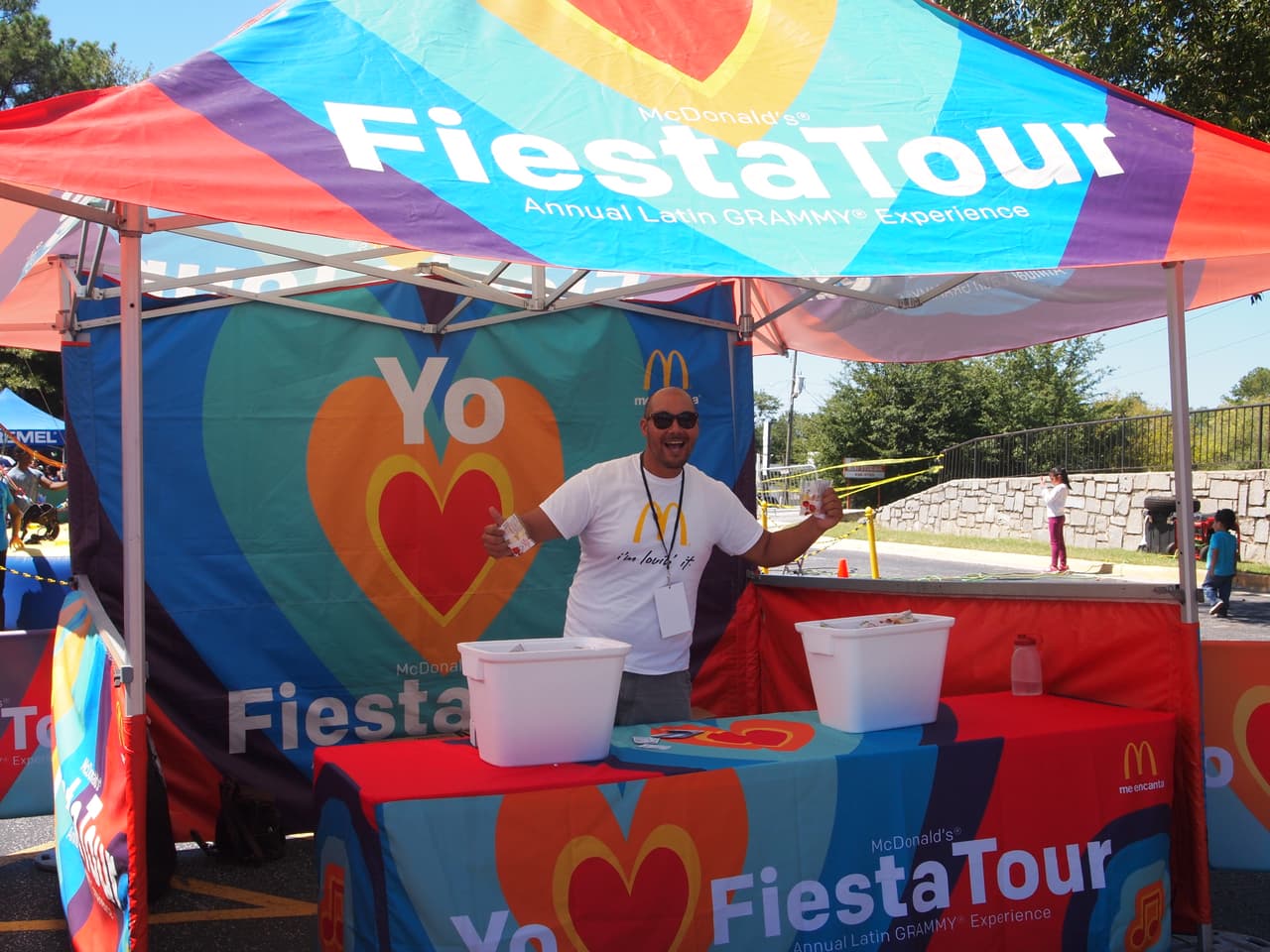 Entre música de mariachi, antojitos tradicionales y mucha diversión decenas de personas se dieron cita en Plaza Fiesta para festejar “El Grito”. El evento se engalanó con la presencia de Conjunto atardecer, la Sonora Dinamita y el elenco de Univision 34 Atlanta.