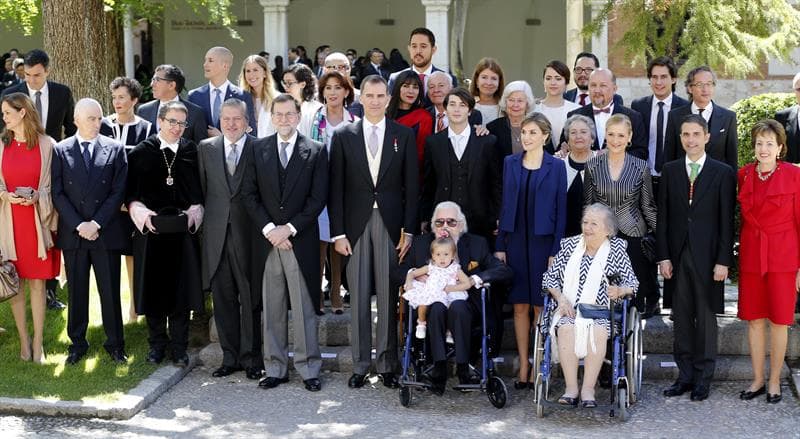Luego del discurso de clausura de Felipe VI se tomaron una foto familiar.