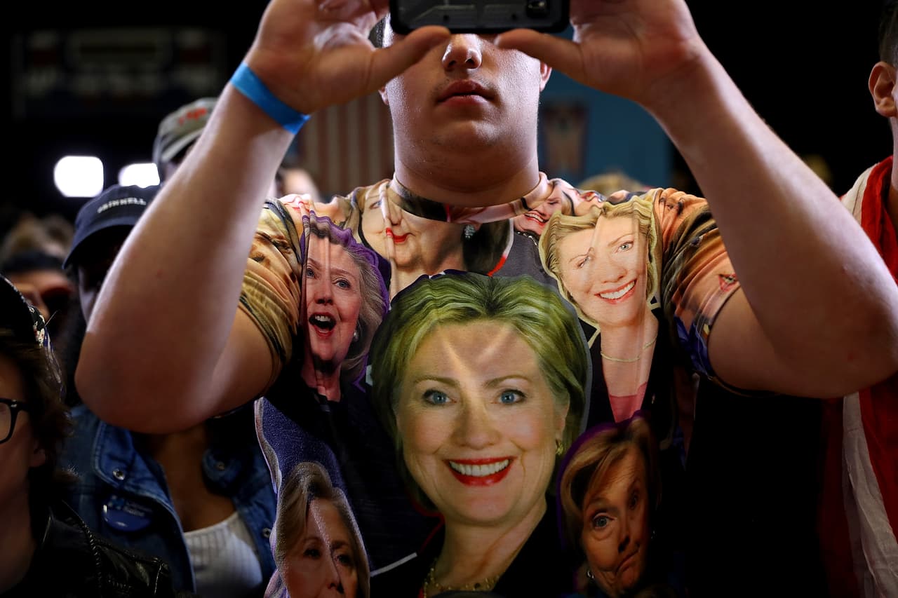Este modelos que reproduce en diferentes versiones la cara de la candidata se ha popularizado en las recientes reuniones que ha dado Hillary Clinton. Getty Images