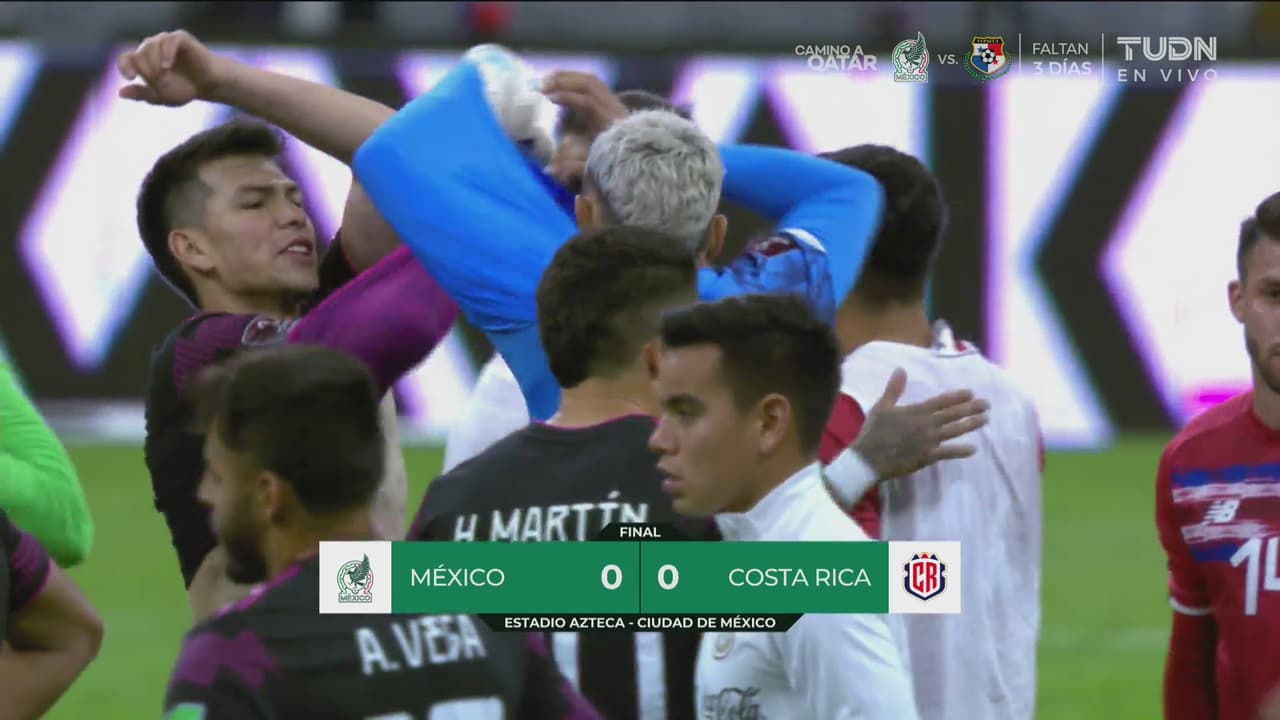 ¡Qué momento! Chucky y Keylor intercambian camisetas tras enfrentarse