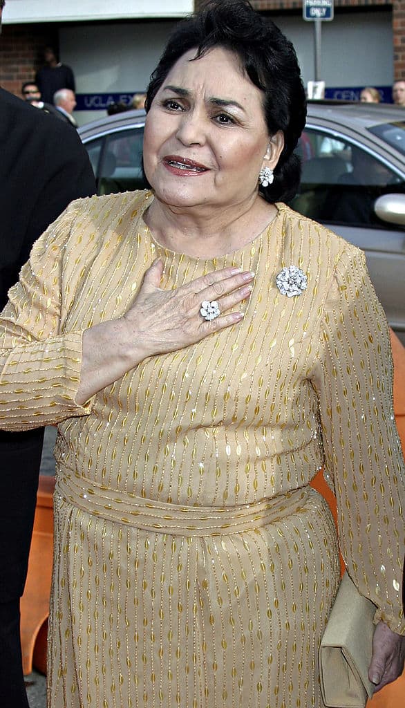 La actriz mexicana Carmen Salinas dejó el plano terrenal a sus 82 años tras varios días de complicaciones después de un derrame cerebral.