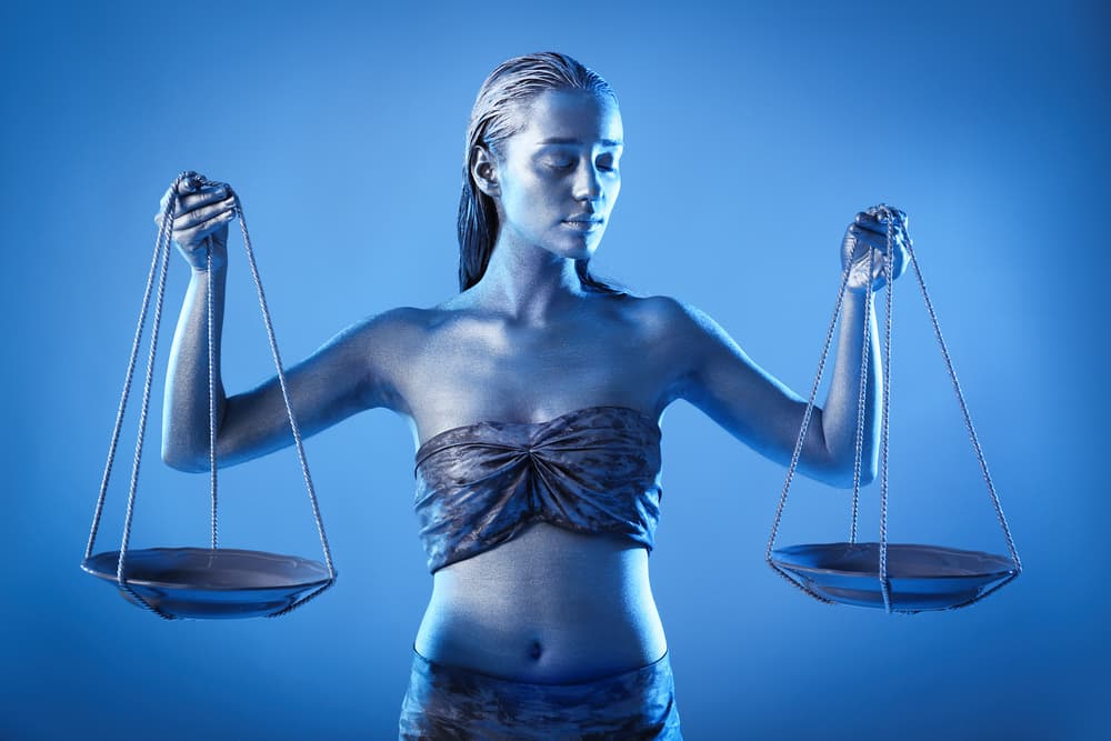 Los nativos de Libra no dudan al momento de expresar sus ideas, y sobre todo en defender sus opiniones, sin sentirse presionados por quienes piensan distinto a ellos. Porque no vas a decirles cómo actuar o qué decir, jamás.