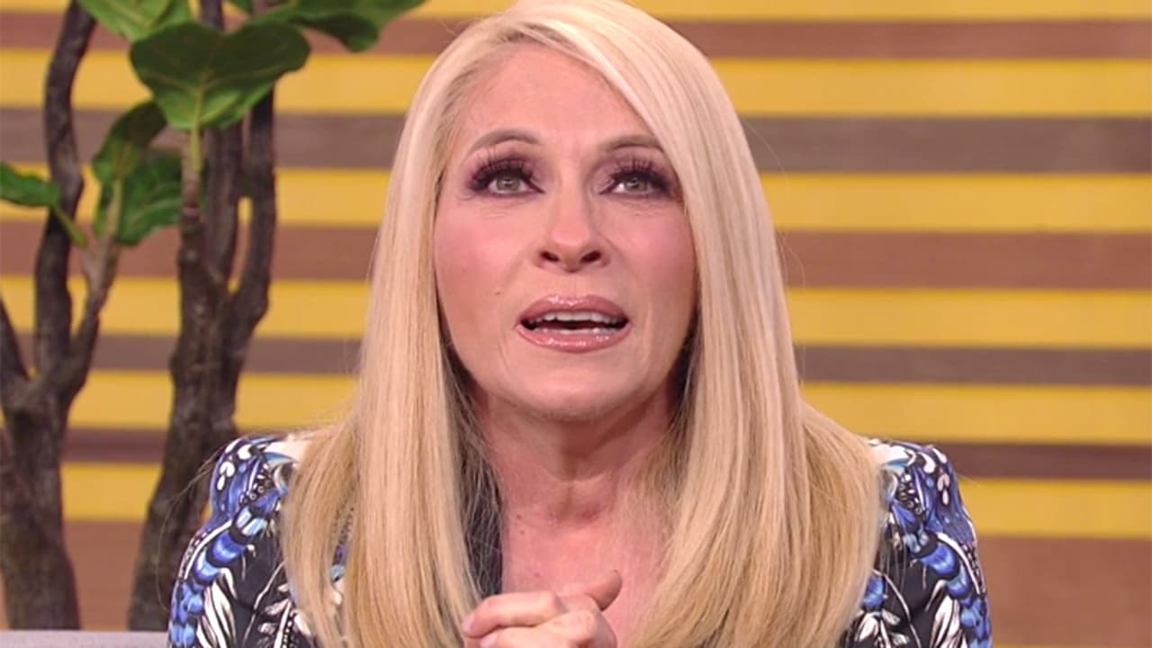 Yuri reacciona conmovida por el recibimiento que le dieron en Despierta América en sus 45 años de carrera