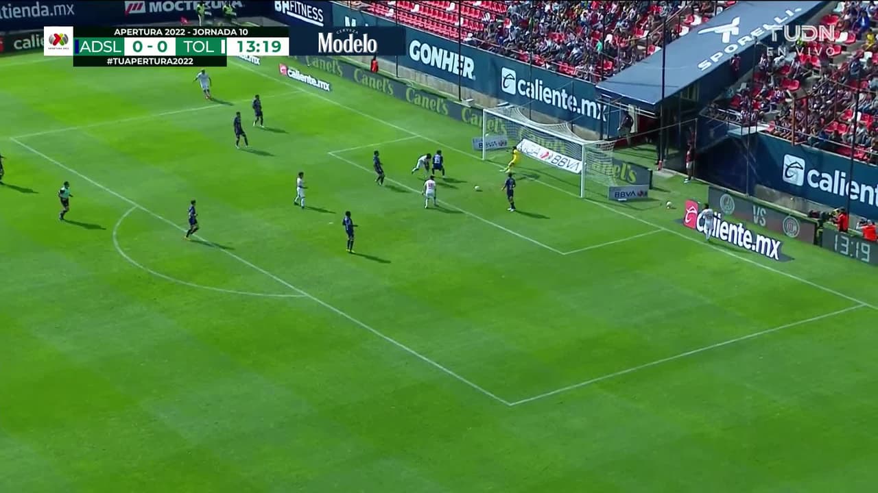 ¡TIRO ATAJADO! disparo por Brayan Angulo.