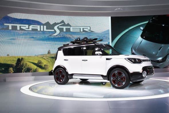 Kia presentó el Trail'ster, un prototipo dotado con un motor turbo y que consigue la tracción a las cuatro ruedas con un "sistema de tracción eléctrico" integrado en la parte trasera. Trail'ster está basado en la plataforma del popular Soul.