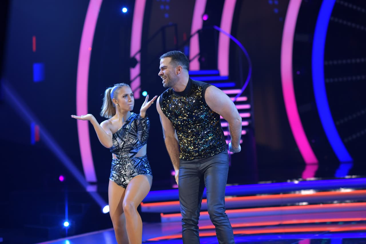 Nones bailó al ritmo del tema 'Bailar contigo'.