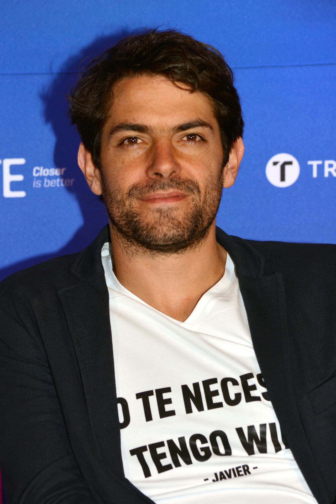 <b><a href="http://www.univision.com/temas/jose-maria-de-tavira">De Tavira</a></b> interpreta a 'Antonio Betancourt' en '
<b><a href="http://www.univision.com/series/rosario-tijeras">Rosario Tijeras</a></b>', un joven estudiante de arquitectura que conoce a 'Rosario' en los barrios bajos de México y decide dejar todo por tratar de conquistar su corazón.