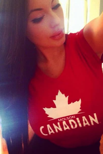 ¿Qué pensará Jolie acerca de esta chica que ya es considerada como su doble?