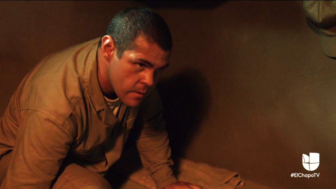 El capo guardaba silencio ante sus compañeros.