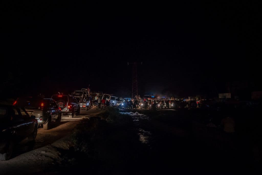 Los residentes de Goma se trasladaron al noreste, donde huyeron después de que
<b> las autoridades locales ordenaron a la población evacuar</b> la ciudad a la 01:00 horas del 27 de mayo de 2021, cinco días depués de la erupción. La evacuación se dio por el alto riesgo de nuevas erupciones del volcán Nyiragongo.