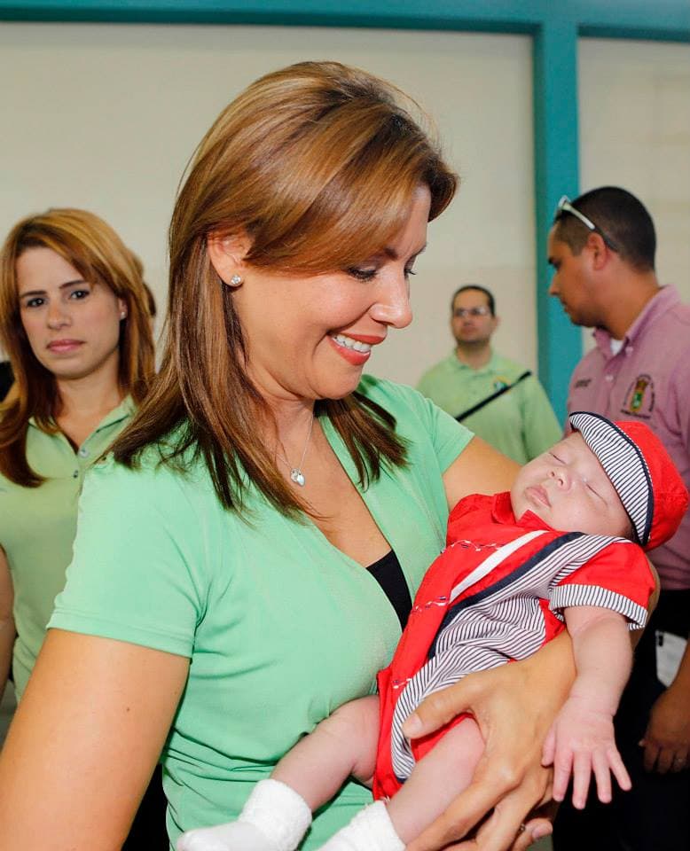 Wilma Pastrana ha sorprendido en estos días con su cabello corto, pero desde que llegó a La Fortaleza se ha hecho muchos cambios.