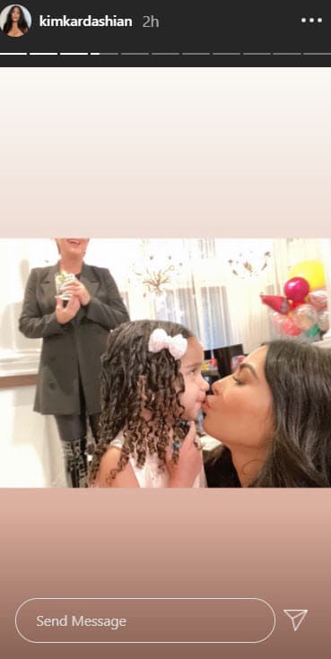 "Mi pequeña bebé Dream. ¡Eres luz! 
<b>¡Eres la mejor amiga que mis bebés podrían pedir!</b> ¡Te amo mucho! ¡Feliz cumpleaños!", escribió la empresaria.