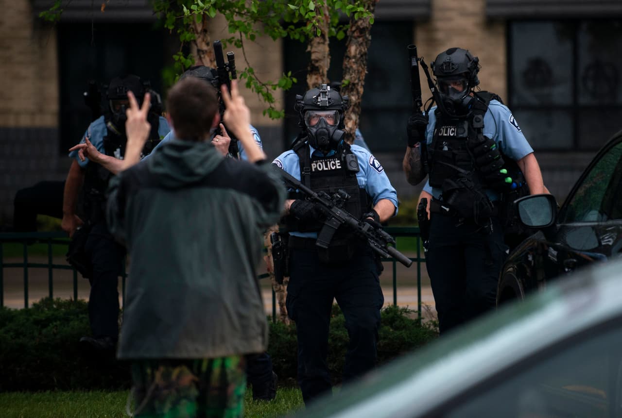 Jacob Frey, alcalde de Minneapolis, dijo que la muerte de George Floyd fue “simplemente horrible” e “incorrecta en todos los niveles”, y que los cuatro policías involucrados en el incidente fueron despedidos.