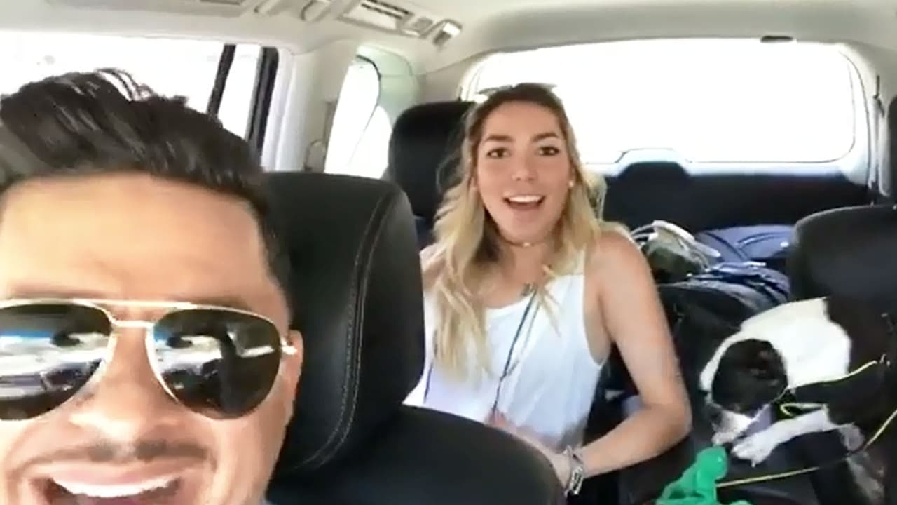 La química entre Larry y Frida Sofía fue inmediata, y hasta compartió un video donde se puede ver a la hija de Alejandra Guzmán en el automóvil del cantante, acompañada por su perrito Philippe.