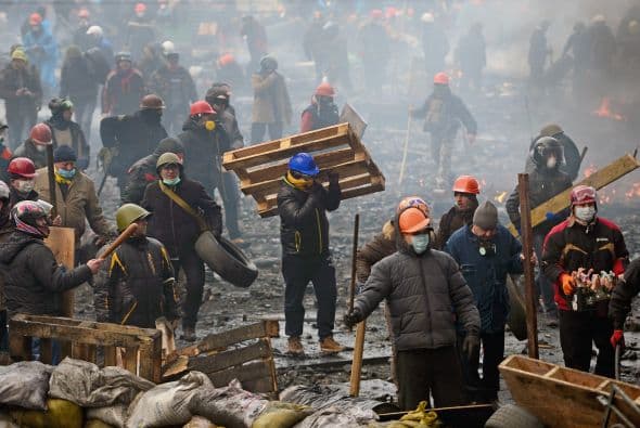Las protestas surgieron después que se estancaron las conversaciones sobre una reforma constitucional para limitar los poderes presidenciales.