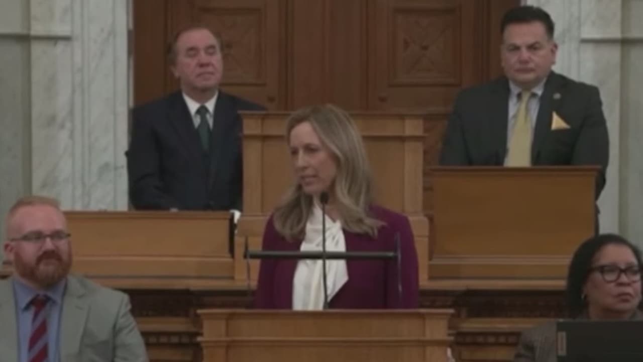 Hispanos reaccionan a presupuesto presentado por gobernadora de Nueva Jersey