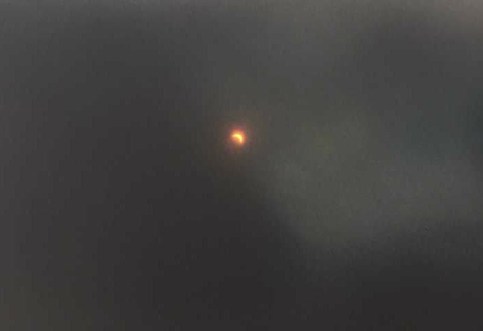 Esta es una imagen captada por un celular con filtro.